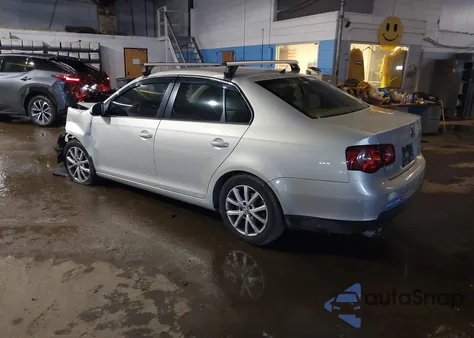 2010 Volkswagen Jetta Limited Edition z USA, uszkodzony, nr VIN 3VWRZ7AJ6AM162658